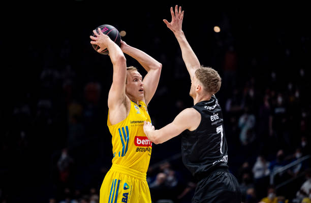 边路突破 边路突破